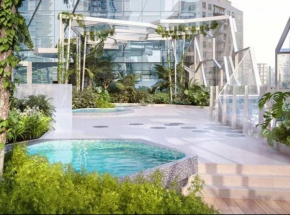 Premier Executive Residence Beside The Ritz-Carlton